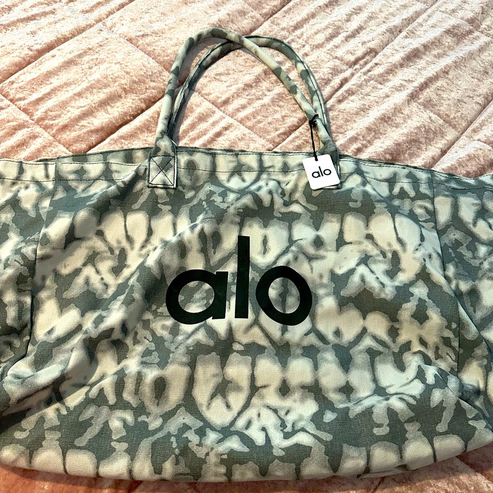Alo yoga tote bag